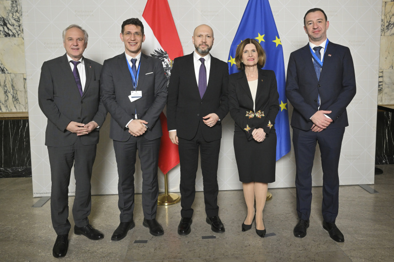 Von links: Nationalratspräsident Walter Rosenkranz (FPÖ), kroatische Delegation, Bundesratspräsidentin Andrea Eder-Gitschthaler (ÖVP)
