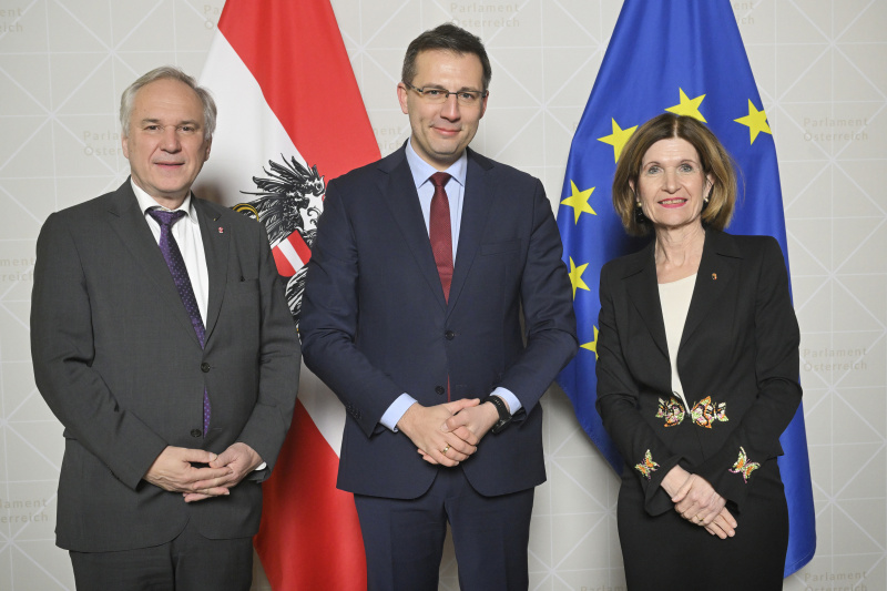 Von links: Nationalratspräsident Walter Rosenkranz (FPÖ), Stanislav ANASTASSOV (Bulgarien), Bundesratspräsidentin Andrea Eder-Gitschthaler (ÖVP)