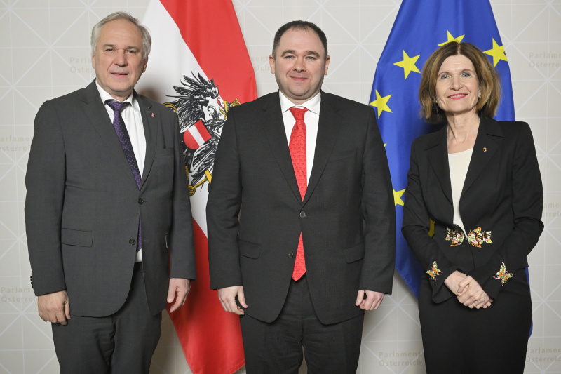 Von links: Nationalratspräsident Walter Rosenkranz (FPÖ), Nikoloz SAMKHARADZE (Georgien), Bundesratspräsidentin Andrea Eder-Gitschthaler (ÖVP)