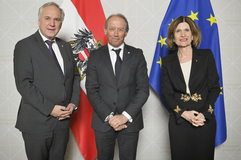 Von links: Nationalratspräsident Walter Rosenkranz (FPÖ), Oscar MINA (San Marino), Bundesratspräsidentin Andrea Eder-Gitschthaler (ÖVP)