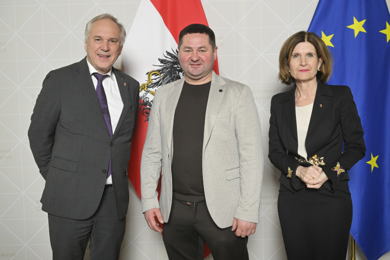 Von links: Nationalratspräsident Walter Rosenkranz (FPÖ), OSZE Mitglied, Bundesratspräsidentin Andrea Eder-Gitschthaler (ÖVP)