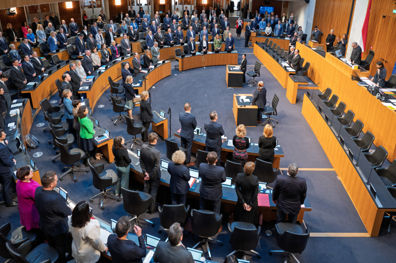 Gedenkminute für das Opfer beim Anschlag in Villach am 16. Februar 2024