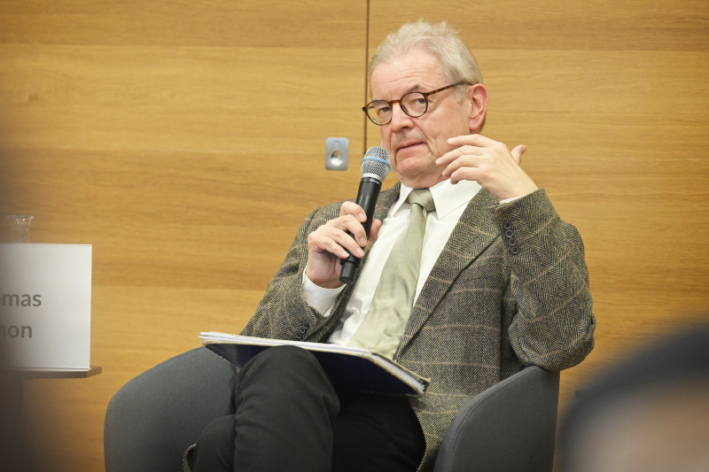 Podiumsdiskussion. Professor für Rechts- und Verfassungsgeschichte i.R., Universität Wien Thomas Simon