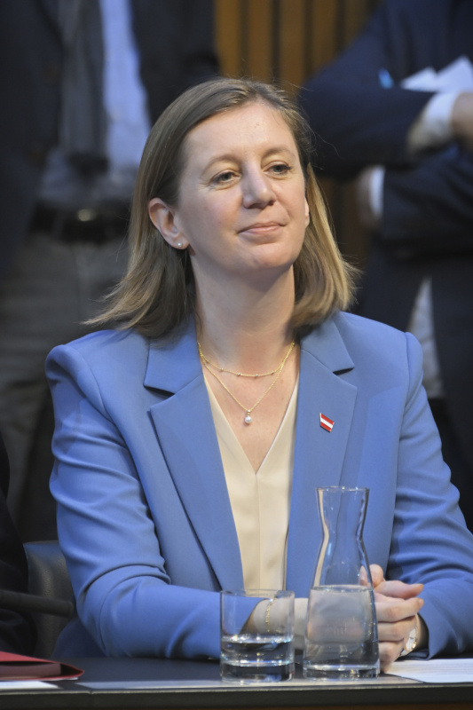 Staatssekretärin Barbara Eibinger-Miedl