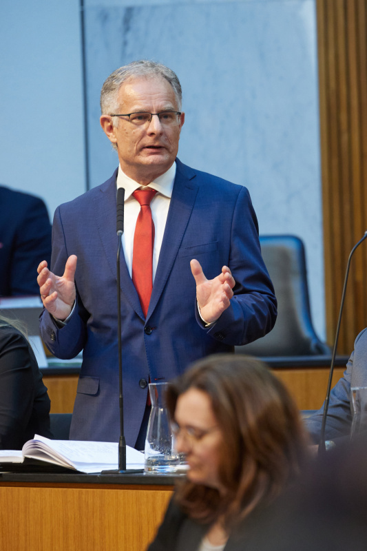 Am Wort Finanzminister Markus Marterbauer (SPÖ)