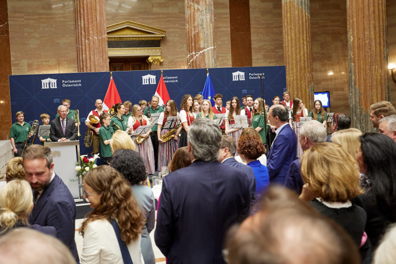 Landeshauptmann von Salzburg Wilfried Haslauer am Rednerpult