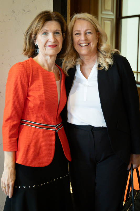 Von links: Bundesratspräsidentin Andrea Eder-Gitschthaler (ÖVP), Bundesrätin Claudia Arpa (SPÖ)