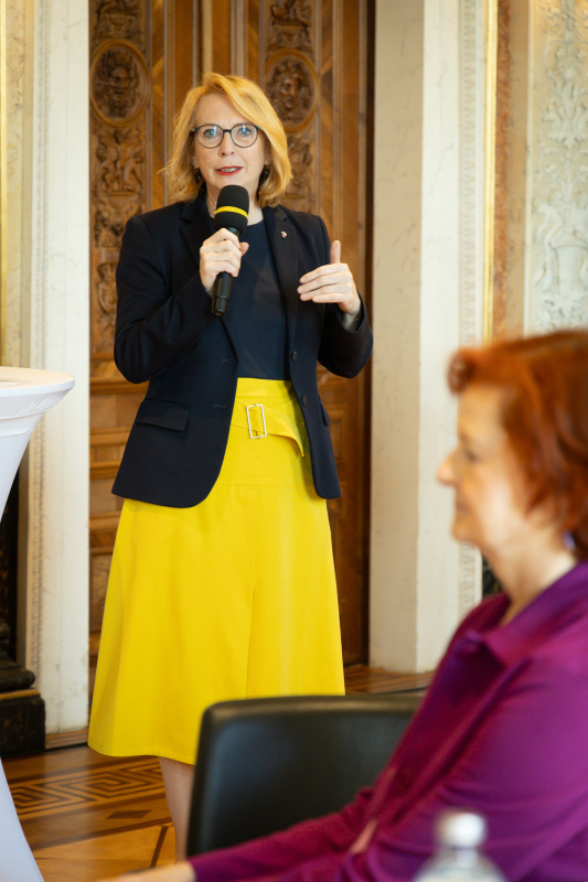 Eröffnungsworte Dritte Nationalratspräsidentin Doris Bures (SPÖ)