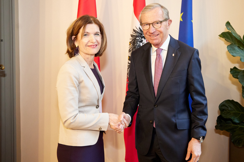 Von links: Bundesratspräsidentin Andrea Eder-Gitschthaler (ÖVP),  Landeshauptmann von Salzburg Wilfried Haslauer