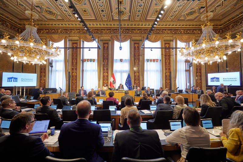 Blick ins Plenum mit Vizepräsident des Bundesrates Michael Wanner (SPÖ) am Präsidium