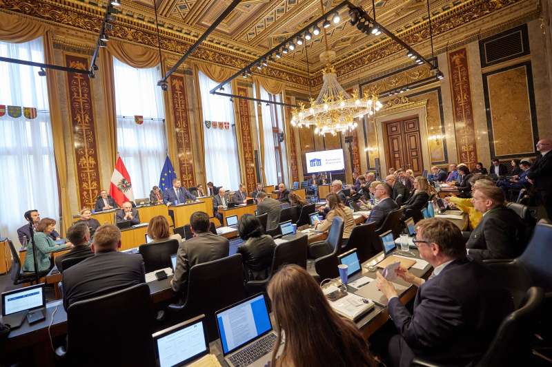 Am Redner:innenpult Bundesrat Andreas Arthur Spanring (FPÖ)