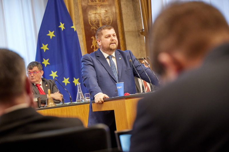 Am Redner:innenpult Bundesrat Andreas Arthur Spanring (FPÖ)