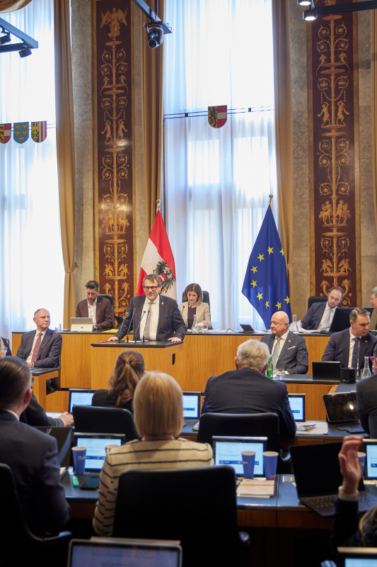 Am Redner:innenpult Bundesrat Christoph Thoma (ÖVP)