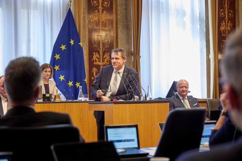 Am Redner:innenpult Bundesrat Christoph Thoma (ÖVP)