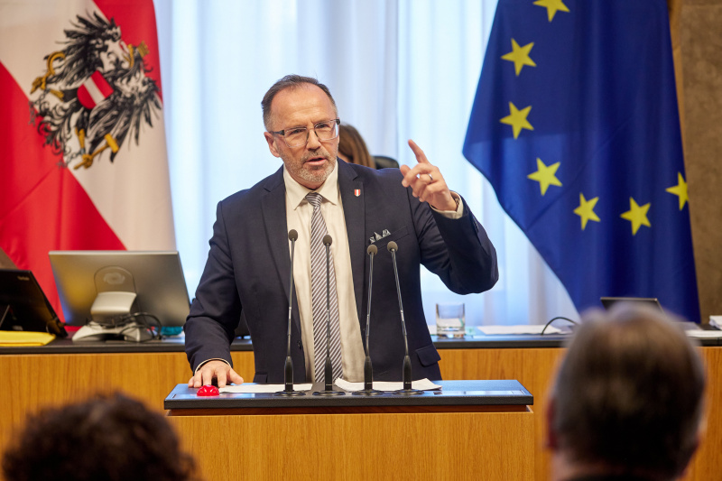 Am Redner:innenpult Bundesrat Günter Pröller (FPÖ)