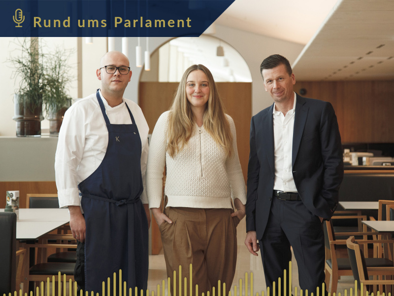 In dieser Folge „Rund ums Parlament“ bekommt Podcast-Host Tatjana Lukáš eine Tour durch das Kelsen.