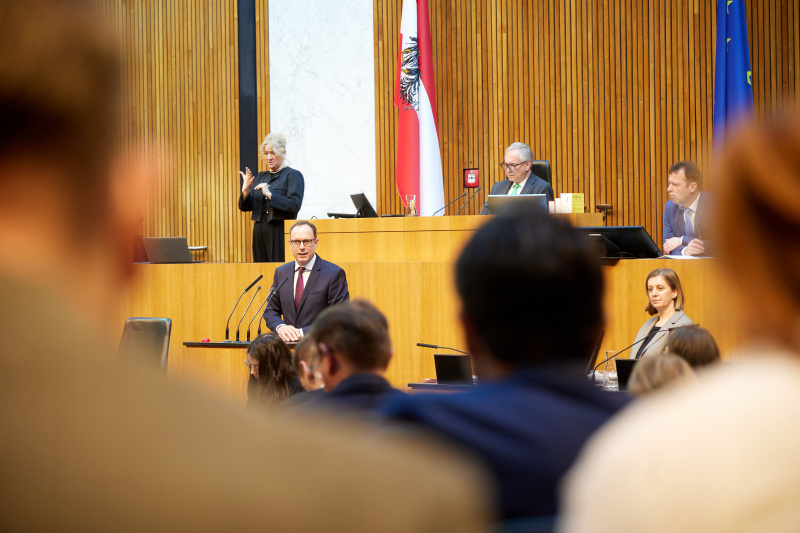 Am Redner:innenpult: Nationalratsabgeordneter Andreas Ottenschläger (ÖVP)