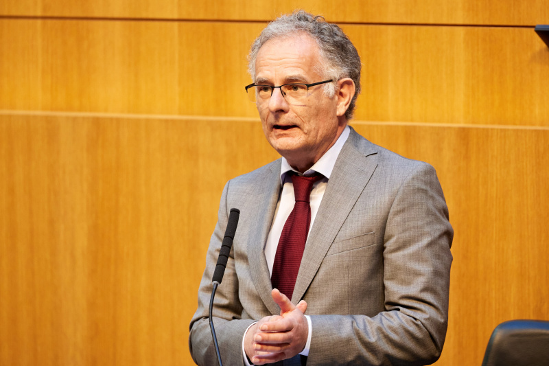 Regierungsbank. Stellungnahme Finanzminister Markus Marterbauer (SPÖ)