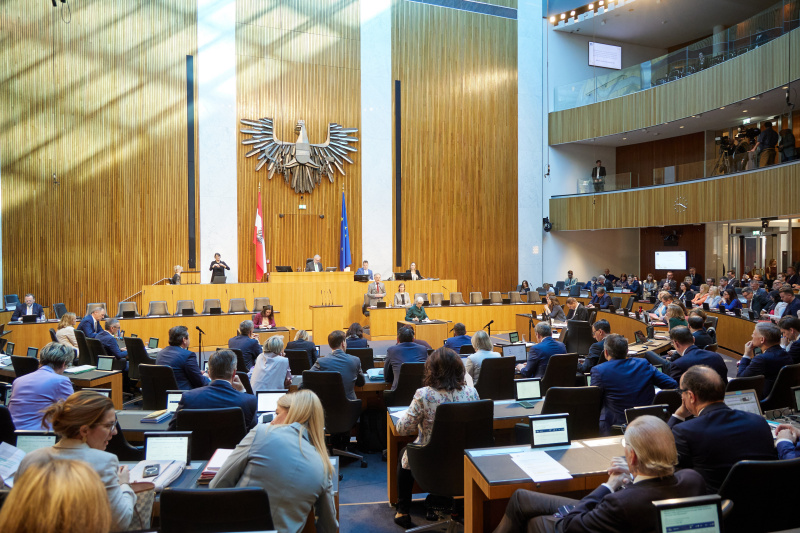 Regierungsbank. Stellungnahme Finanzminister Markus Marterbauer (SPÖ)