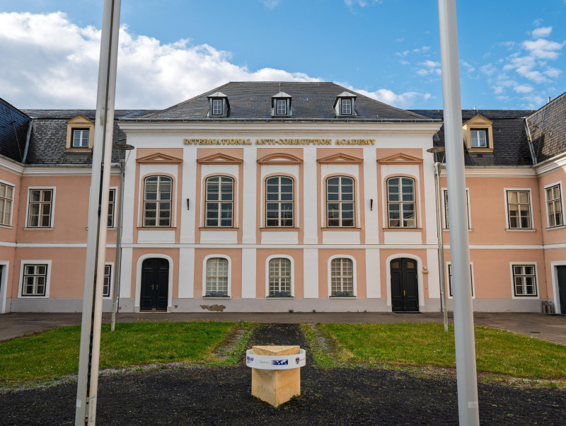 Gebäude der Interntational Anti-Corruption Academy (IACA) in Laxenburg