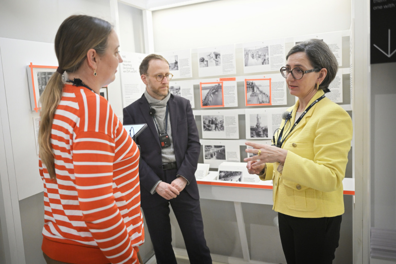 Von links: Podcast-Host Tatjana Lukáš, Stefan Benedik, Barbara Stelzl-Marx