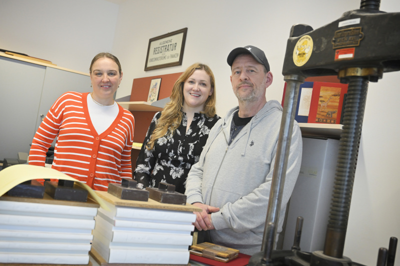 Von links: Podcast-Host Tatjana Lukáš, Eva Russek, Peter Fiala