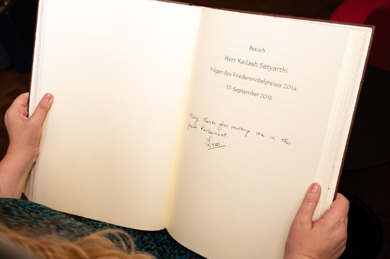 Eintrag von Kailash Satyarthi - Träge des Friedensnobelpreises 2014 vom 17. September 2015