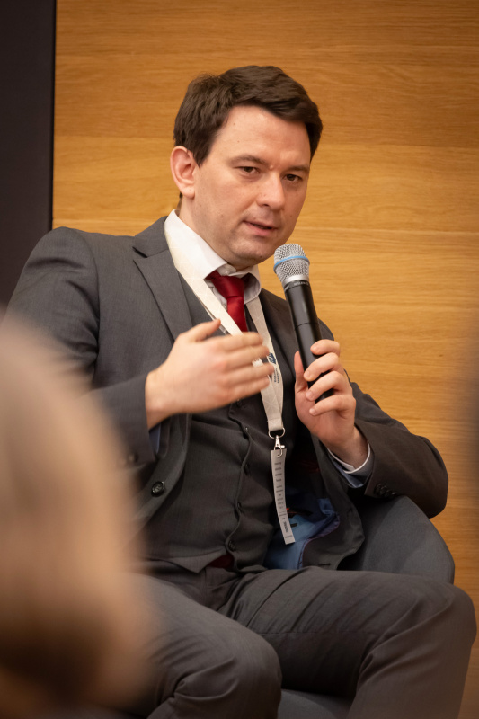 Podiumsdiskussion. Gespräch mit Opfern und Zeitzeug:innen. Paul Schliefsteiner