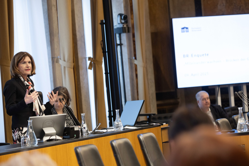 Eröffnung und Begrüßung. Bundesratspräsidentin Andrea Eder-Gitschthaler (ÖVP)