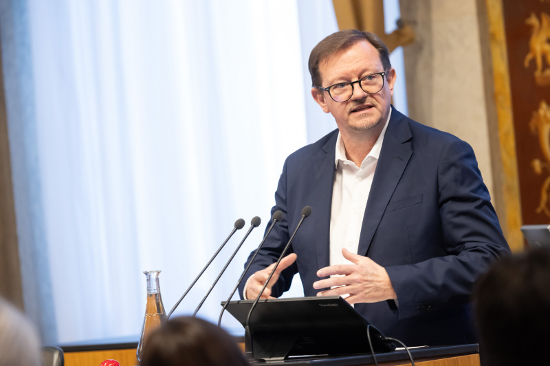 Diskussion. Nationalratsabgeordneter Rudolf Silvan (SPÖ)