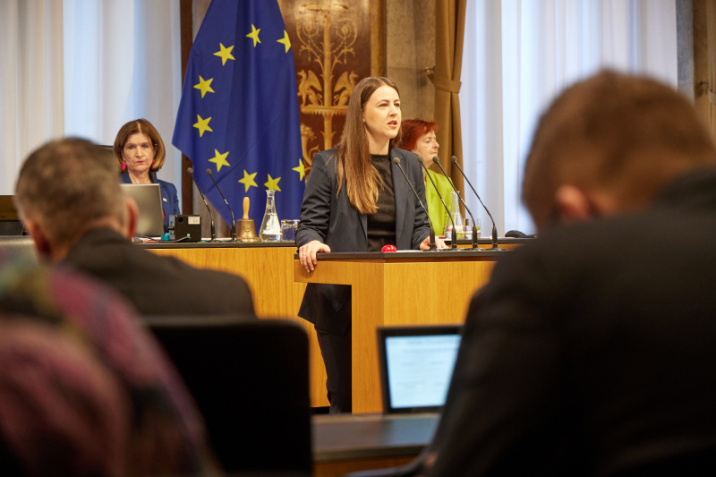 Am Redner:innenpult: Bundesrätin Bernadette Geieregger (ÖVP)