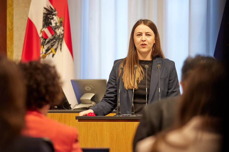 Am Redner:innenpult: Bundesrätin Bernadette Geieregger (ÖVP)