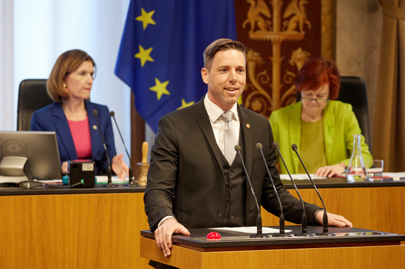Am Redner:innenpult: Bundesrat Sebastian Forstner (SPÖ)