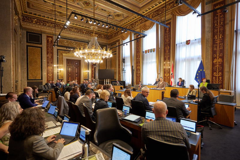 Am Redner:innenpult: Bundesrätin Claudia Hauschildt-Buschberger (GRÜNE)