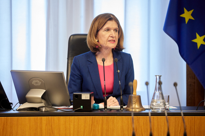 Bundesratspräsidentin Andrea Eder-Gitschthaler (ÖVP) am Präsidium