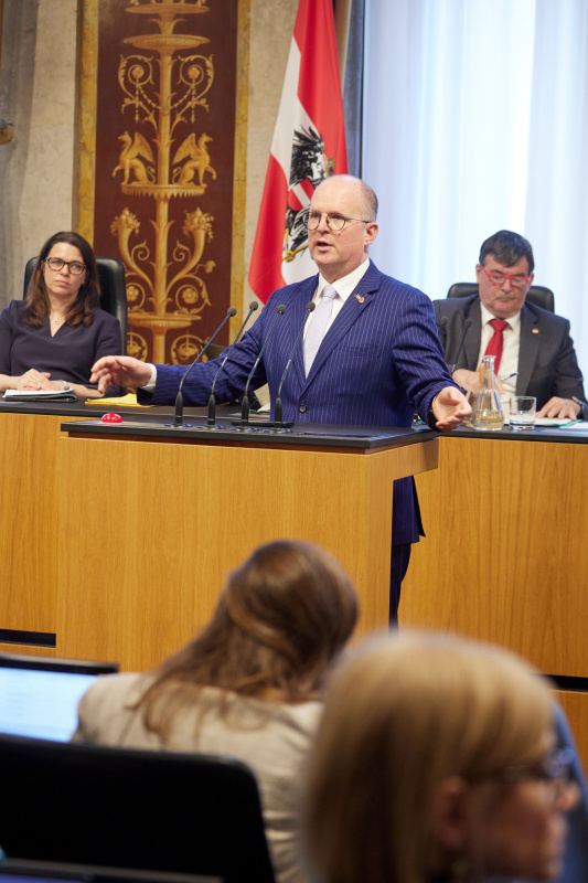 Am Redner:innenpult: Bundesrat Bernhard Ruf (ÖVP)