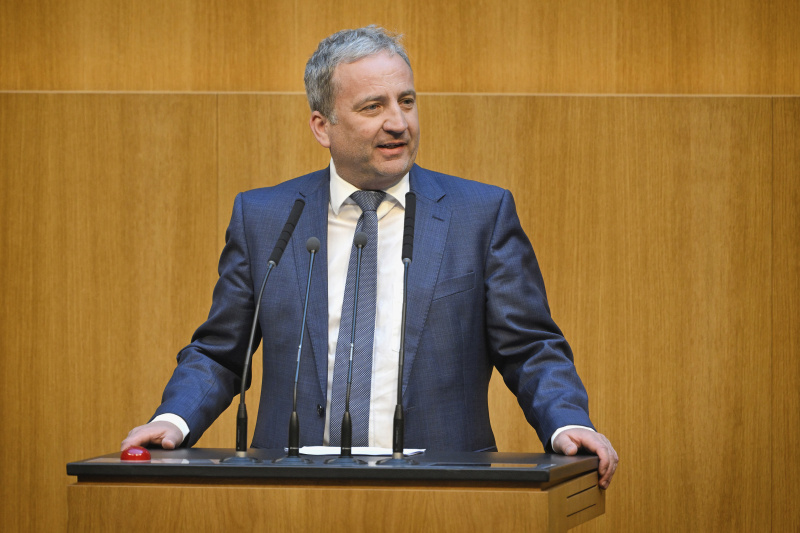 Am Redner:innenpult: Nationalratsabgeordneter Michael Hammer (ÖVP)