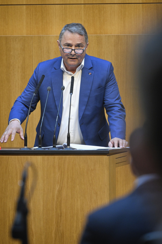 Am Redner:innenpult: Nationalratsabgeordneter Norbert Sieber (ÖVP)