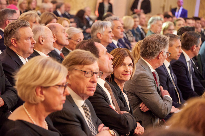 4. von links: Bundesratspräsidentin Andrea Eder-Gitschthaler (ÖVP)