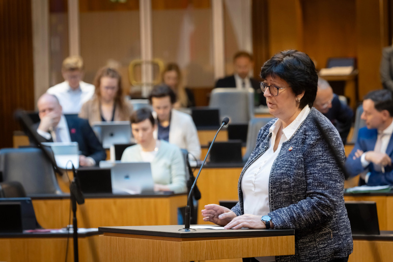 Am Redner:innenpultNationalratsabgeordnete Rosa Ecker (FPÖ)