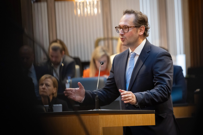 Am Redner:innenpult Nationalratsabgeordneter Andreas Minnich (ÖVP)