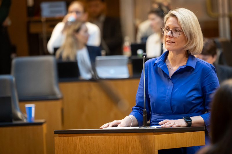 Am Redner:innenpult Nationalratsabgeordneter Ricarda Bianca Berger (FPÖ)