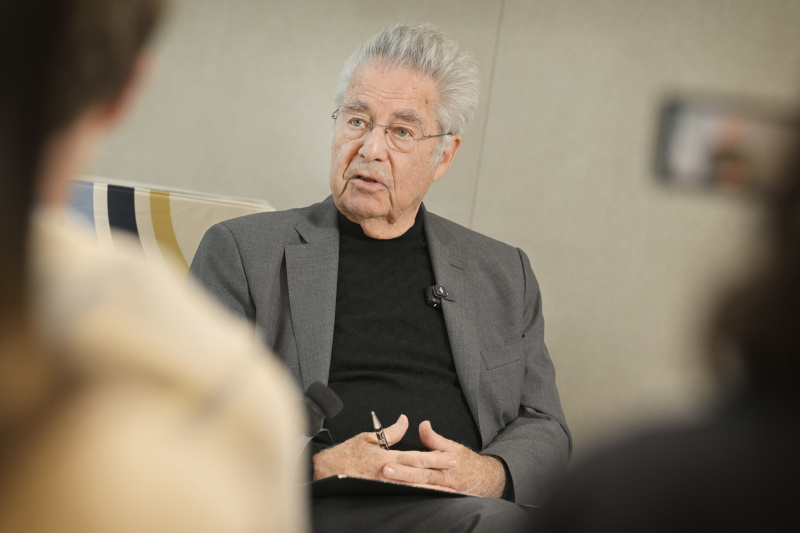 Bundespräsident a.D. Heinz Fischer im Gespräch mit Schüler:innen