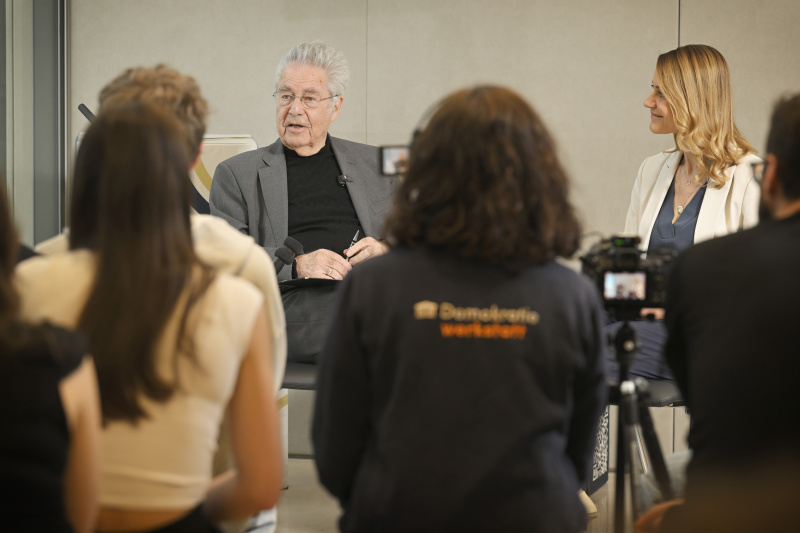 Bundespräsident a.D. Heinz Fischer im Gespräch mit Schüler:innen