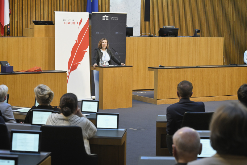 Begrüßung. Vizepräsidentin des Presseclub Concordia Petra Stuiber