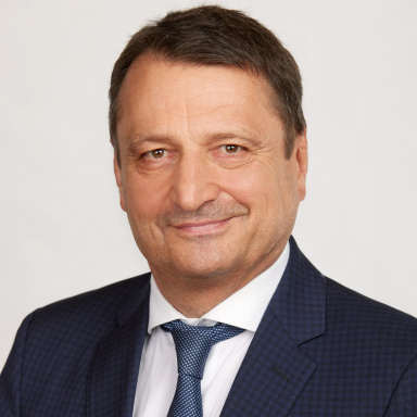 Portraitfoto von Mag. Klaus Fürlinger