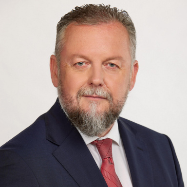 Portraitfoto von Mag. (FH) Peter Manfred Harrer