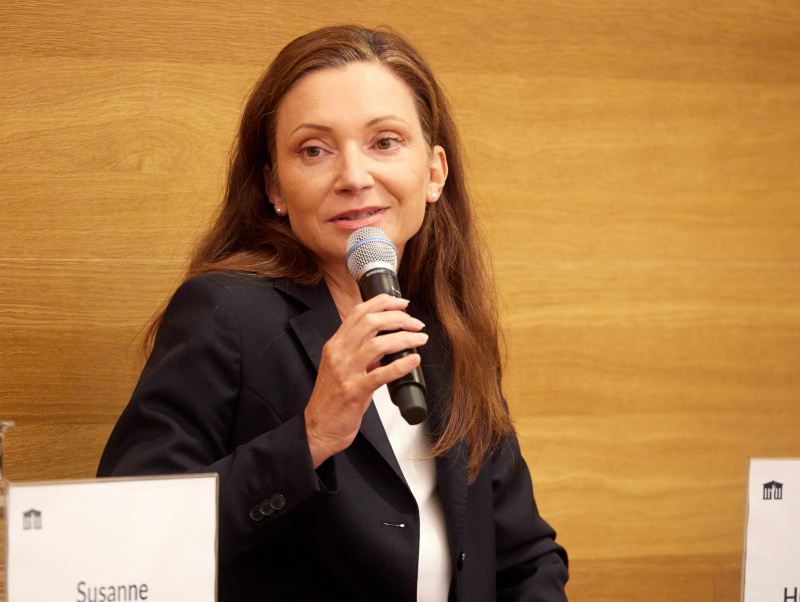 Podiumsdiskussion mit Vertreter:innen der Parlamentsfraktionen. Nationalratsabgeordnete Susanne Fürst (FPÖ)  