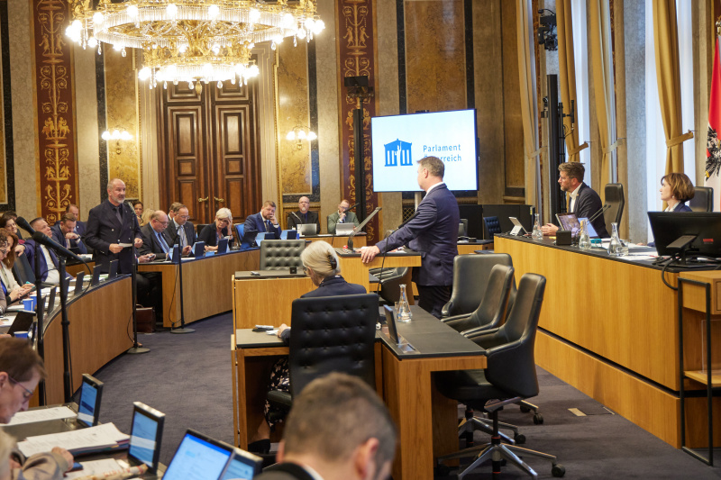 Fragesteller Bundesrat Peter Samt (FPÖ)