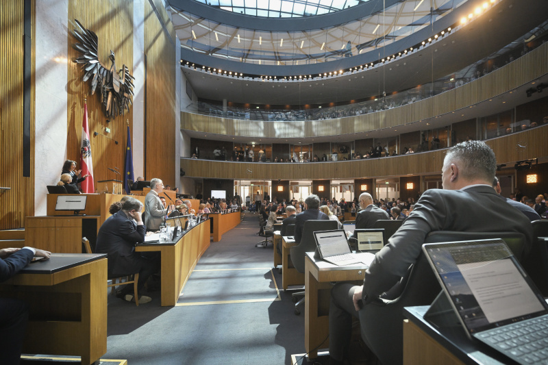 Budgetrede. Finanzminister Markus Marterbauer (SPÖ). Blick Richtung Sitzungsteilnehmer:innen